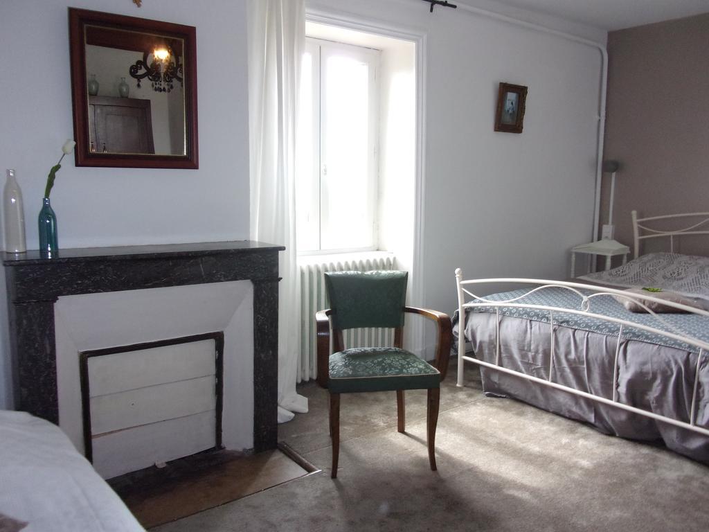 Chambres D'Hotes Le Besset Thiers Exterior photo